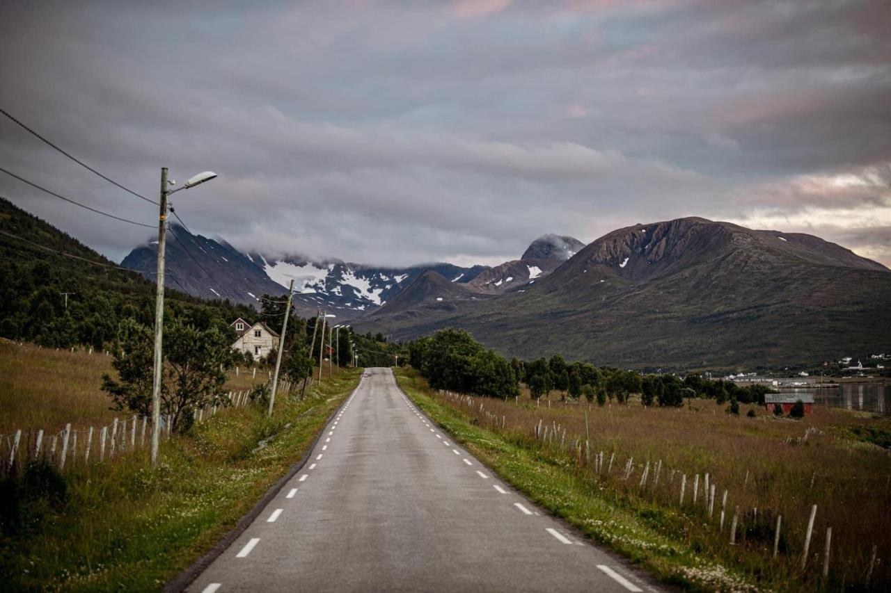 Hos Laura & Valdemar Villa Nord-Lenangen Luaran gambar