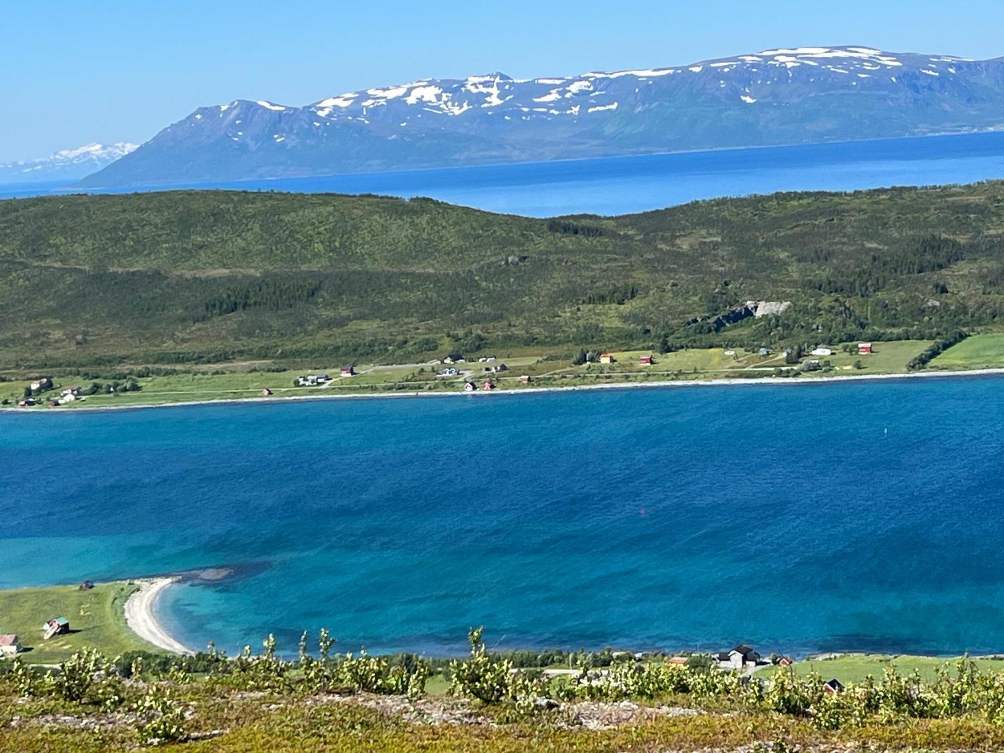 Hos Laura & Valdemar Villa Nord-Lenangen Luaran gambar