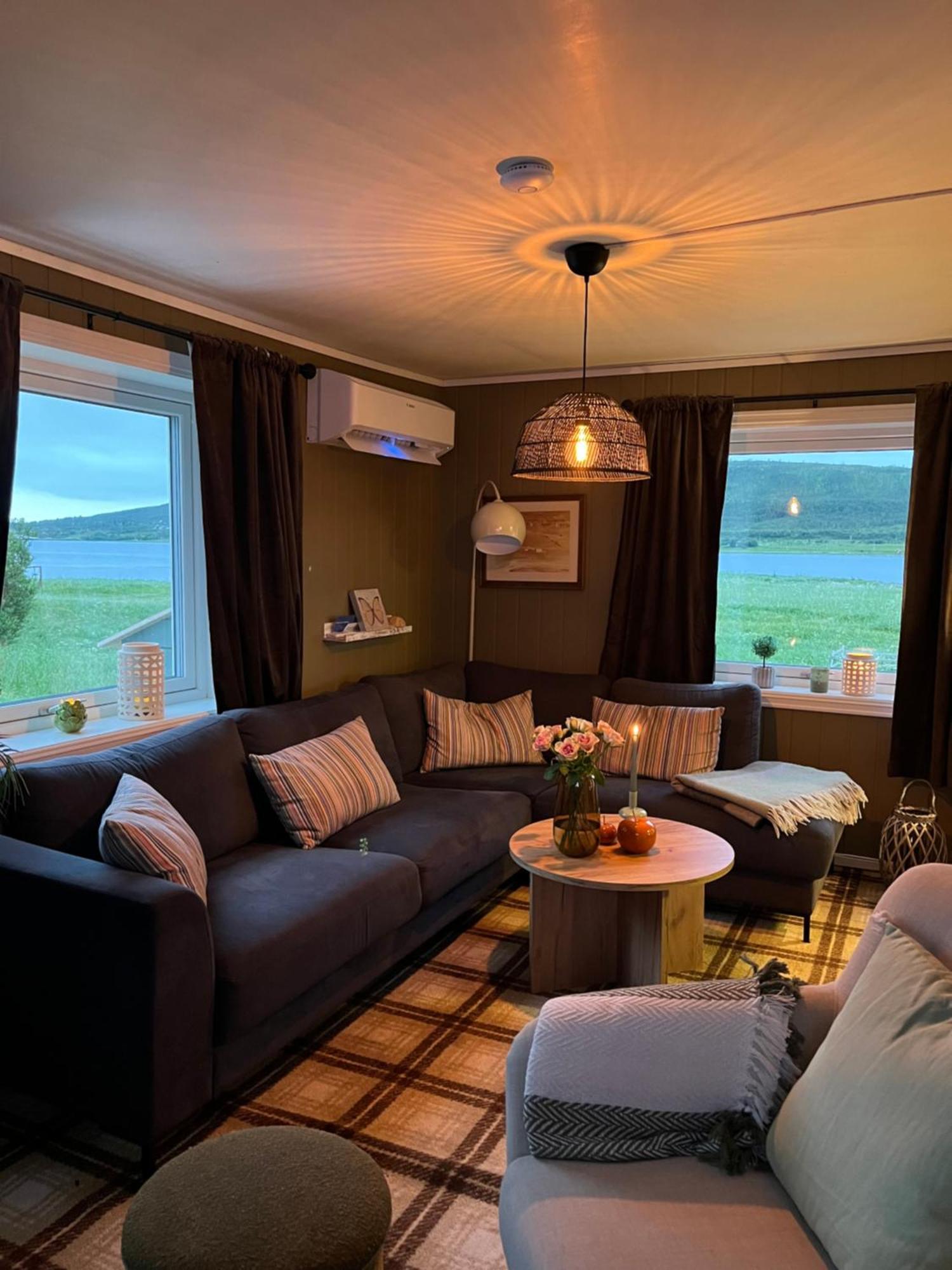 Hos Laura & Valdemar Villa Nord-Lenangen Luaran gambar